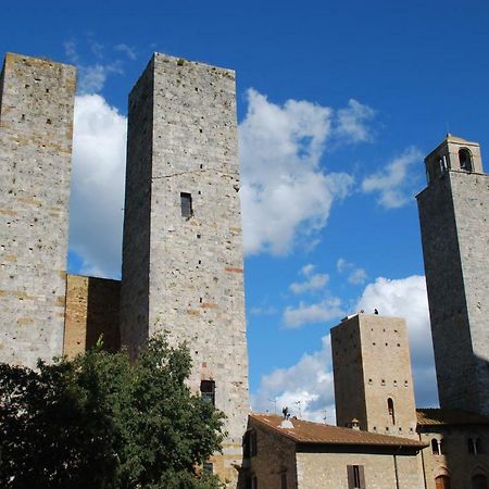 Orto Di Emma Apartment San Gimignano Bagian luar foto
