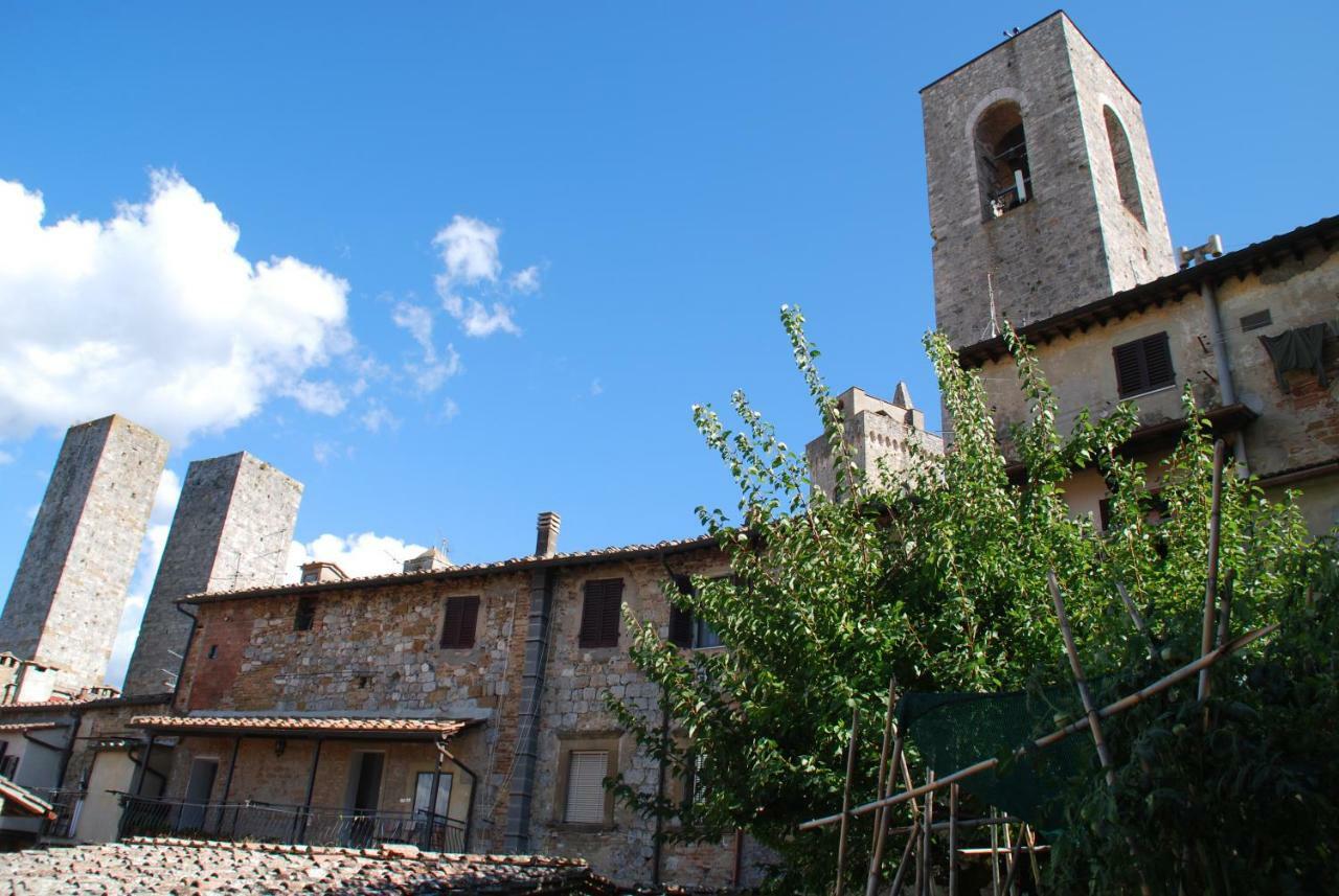 Orto Di Emma Apartment San Gimignano Bagian luar foto