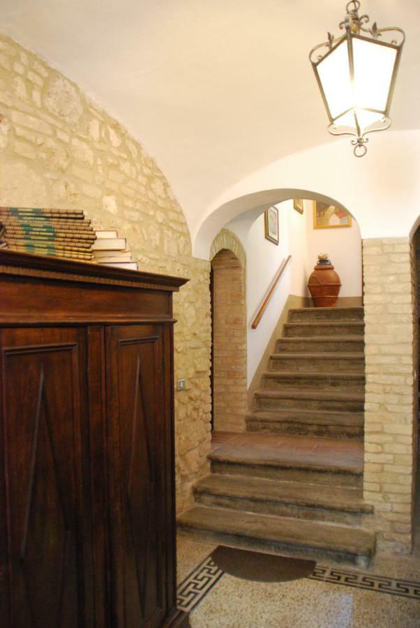 Orto Di Emma Apartment San Gimignano Bagian luar foto